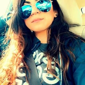 Meet your Posher, Dunielle